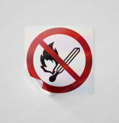 P003 - Interdiction de fumer et d'utiliser toute flamme nue ; le feu, toute source d'ignition nue et le fait de fumer sont interdits.